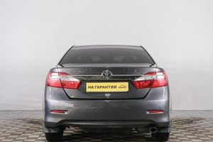 Седан Toyota Camry 2013 года, 1999000 рублей, Красноярск