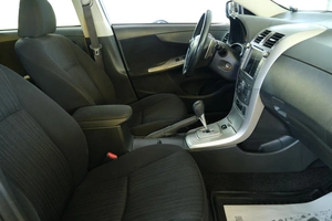 Седан Toyota Corolla 2008 года, 999000 рублей, Омск