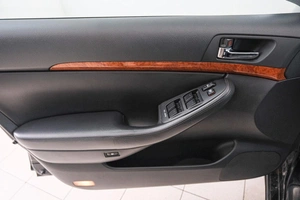 Седан Toyota Avensis 2008 года, 999000 рублей, Красноярск