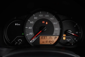 Хетчбэк Toyota Vitz 2015 года, 939000 рублей, Ульяновск