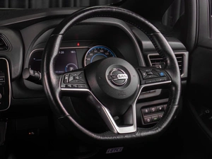 Хетчбэк Nissan Leaf 2017 года, 1659000 рублей, Тюмень
