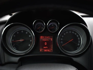 Хетчбэк Opel Astra 2012 года, 990000 рублей, Краснодар