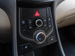 Седан Hyundai Elantra 2014 года, 1229000 рублей, Саратов