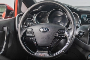 Хетчбэк Kia Ceed GT 2014 года, 1069000 рублей, Томск