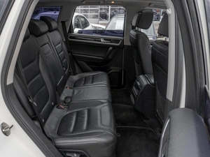 Внедорожник Volkswagen Touareg 2011 года, 2419000 рублей, Саратов