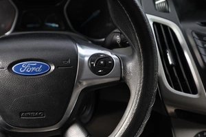 Седан Ford Focus 2012 года, 799000 рублей, Новосибирск