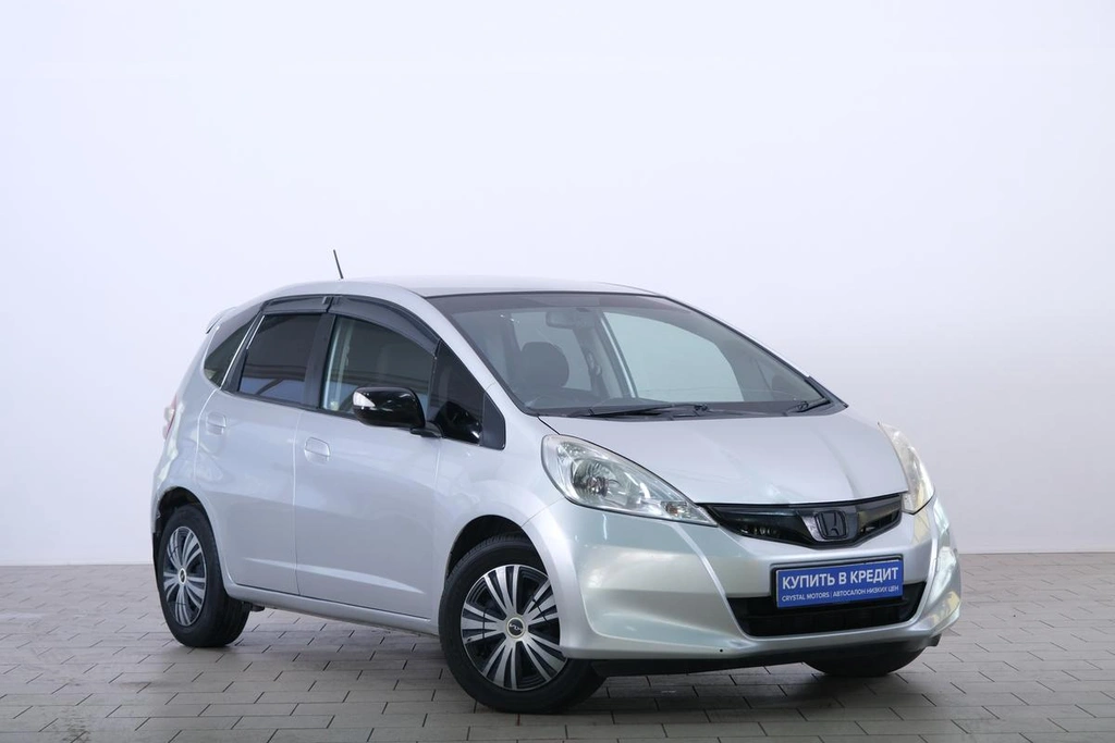 Хетчбэк Honda Fit 2010 года, 529000 рублей, Омск