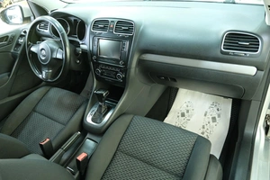 Хетчбэк Volkswagen Golf 2009 года, 719000 рублей, Омск