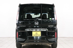 Минивэн Honda Stepwgn Spada 2019 года, 2499000 рублей, Красноярск