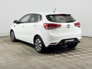 Хетчбэк Kia Rio 2016 года, 975200 рублей, Казань