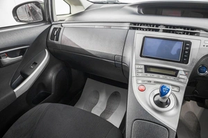 Лифтбек Toyota Prius 2014 года, 1199000 рублей, Барнаул
