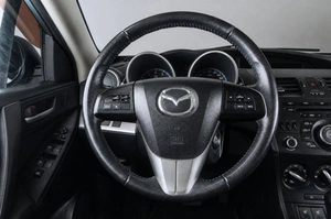 Хетчбэк Mazda 3 2011 года, 989000 рублей, Челябинск