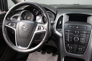 Хетчбэк Opel Astra 2012 года, 559000 рублей, Оренбург