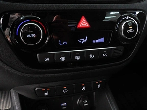 Седан Hyundai Solaris 2021 года, 1819000 рублей, Красный Пахарь