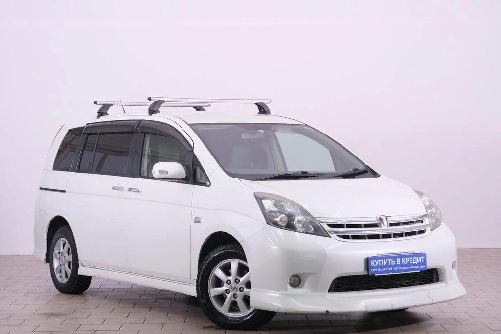 Минивэн Toyota Isis 2010 года, 1039000 рублей, Омск