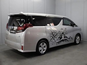 Минивэн Toyota Alphard 2017 года, 4080000 рублей, Омск