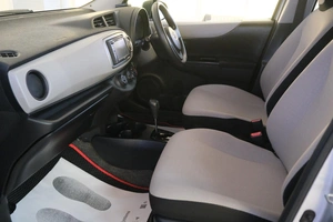 Хетчбэк Toyota Vitz 2011 года, 749000 рублей, Омск