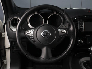 Внедорожник Nissan Juke 2015 года, 1270000 рублей, Омск