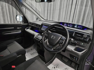 Минивэн Honda Stepwgn 2016 года, 1850000 рублей, Красноярск