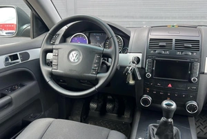 Внедорожник Volkswagen Touareg 2008 года, 925000 рублей, Солонцы
