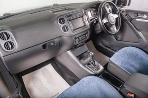 Внедорожник Volkswagen Tiguan 2012 года, 1259000 рублей, Томск