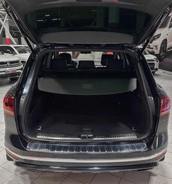 Внедорожник Volkswagen Touareg 2016 года, 2697000 рублей, Красноярск
