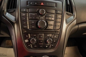 Хетчбэк Opel Astra 2012 года, 929000 рублей, Челябинск