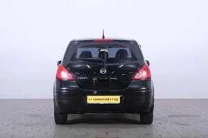 Хетчбэк Nissan Tiida 2010 года, 679000 рублей, Омск