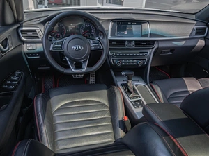 Седан Kia Optima 2018 года, 2300000 рублей, Краснодар