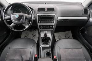 Лифтбек Skoda Octavia 2012 года, 829000 рублей, Красноярск
