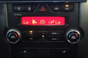 Внедорожник Kia Sorento 2011 года, 1619000 рублей, Омск