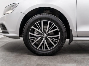 Седан Volkswagen Jetta 2017 года, 1200000 рублей, Красноярск