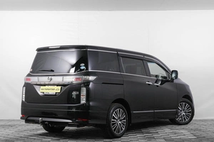 Минивэн Nissan Elgrand 2018 года, 3449000 рублей, Кемерово