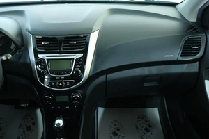 Хетчбэк Hyundai Solaris 2012 года, 919000 рублей, Омск