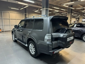 Внедорожник Mitsubishi Pajero 2017 года, 3327000 рублей, Красноярск