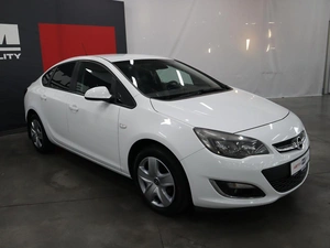 Седан Opel Astra 2013 года, 920000 рублей, Курск