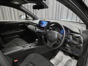 Внедорожник Toyota C-HR 2018 года, 2000000 рублей, Красноярск