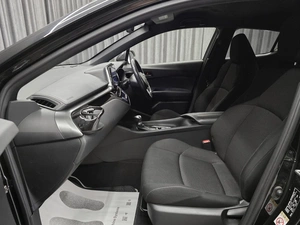 Внедорожник Toyota C-HR 2018 года, 2000000 рублей, Красноярск
