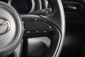 Хетчбэк Toyota Yaris 2020 года, 1199000 рублей, Новосибирск