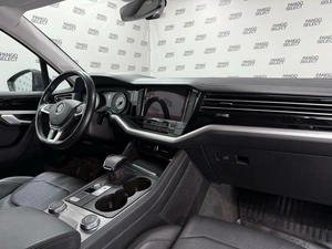 Внедорожник Volkswagen Touareg 2019 года, 4550000 рублей, Красноярск