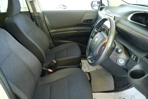 Минивэн Toyota Sienta 2015 года, 1199000 рублей, Омск