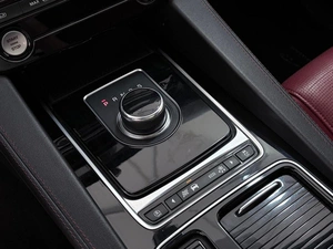 Внедорожник Jaguar F-Pace 2018 года, 3377000 рублей, Орёл