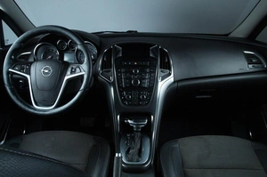 Хетчбэк Opel Astra 2012 года, 1019000 рублей, Челябинск