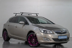 Хетчбэк Opel Astra 2011 года, 699000 рублей, Челябинск