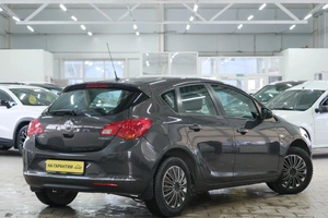 Хетчбэк Opel Astra 2014 года, 769000 рублей, Омск