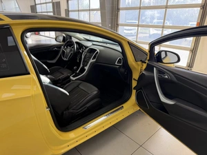 Купе Opel Astra 2012 года, 890000 рублей, Смоленск
