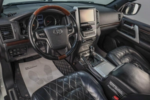 Внедорожник Toyota Land Cruiser 2017 года, 4699000 рублей, Челябинск