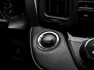 Внедорожник Toyota RAV4 2017 года, 2130000 рублей, Волгоград
