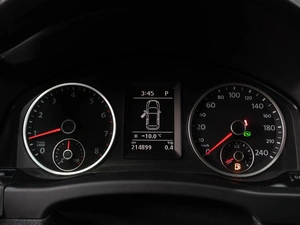 Внедорожник Volkswagen Tiguan 2010 года, 1099000 рублей, Тюмень