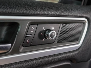 Внедорожник Volkswagen Touareg 2012 года, 1799000 рублей, Воронеж